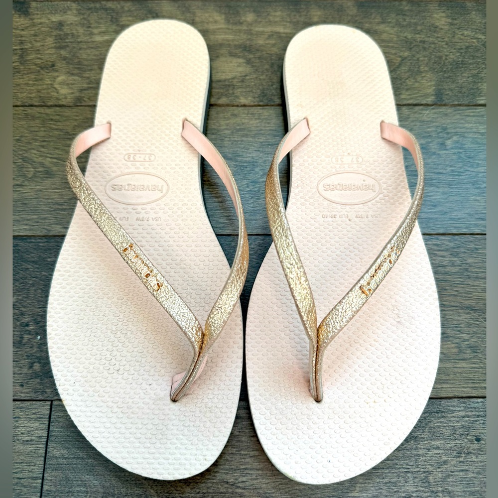 💕✨ Blush pink and rose gold Havaianas flip flops size 7-8